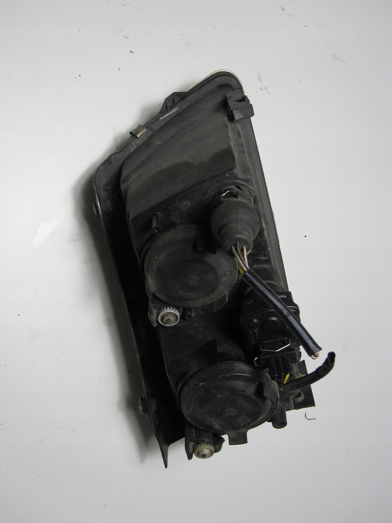 фото №8, Лампа передняя левая vw passat b5 00r