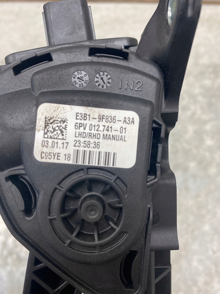 фото №9, Педаль газа/ przyśpiesznik ford ka 2021438 _ e3b1-9f836-a3a