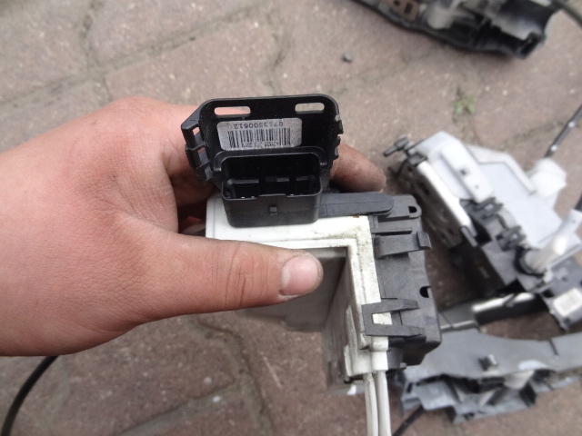 фото №7, Замок ручка дверь правый перед задняя peugeot 5008 i