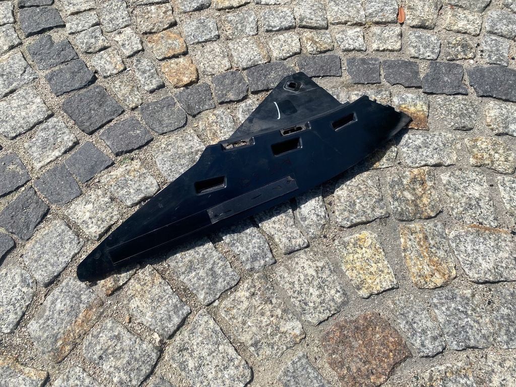 фото №10, Mercedes 118 cla amg напрямна бампера лівий перед 1188854900 оригінал