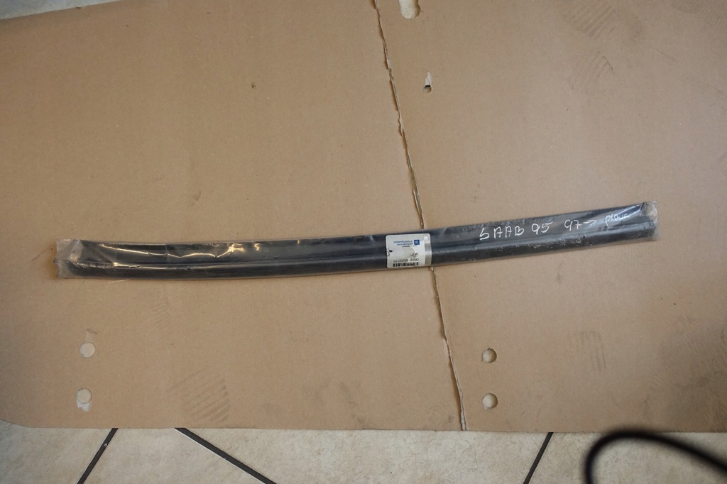 фото №1, Saab 95 9-5 98-05 молдинг стекло przediej левая