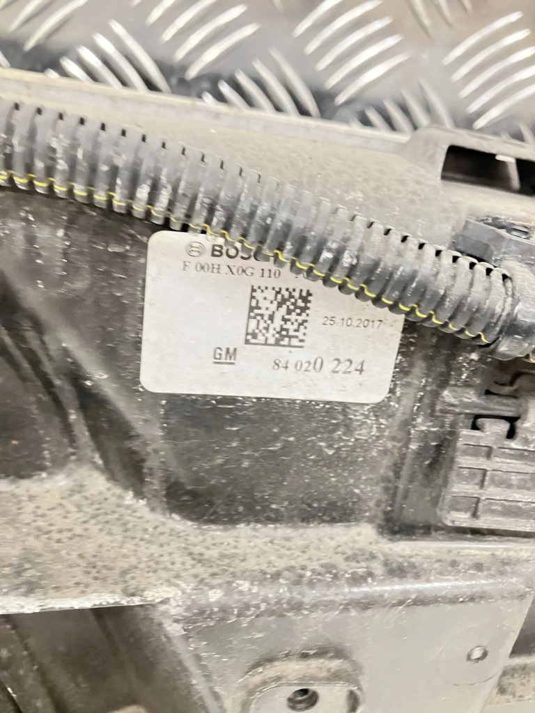 Комплект радиатор радиатор воды вентилятор кондиционер ремень insignia b 17- 1.5 t Недорого