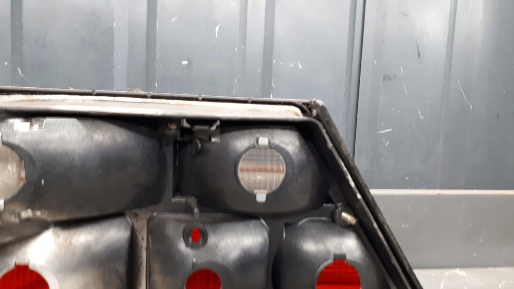 Купить Лампа правый задний  mercedes w124 sedan