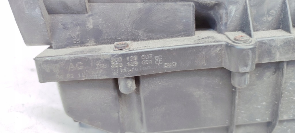 фото №8, Корпус фільтра повітря audi vw seat 3c0129607bc