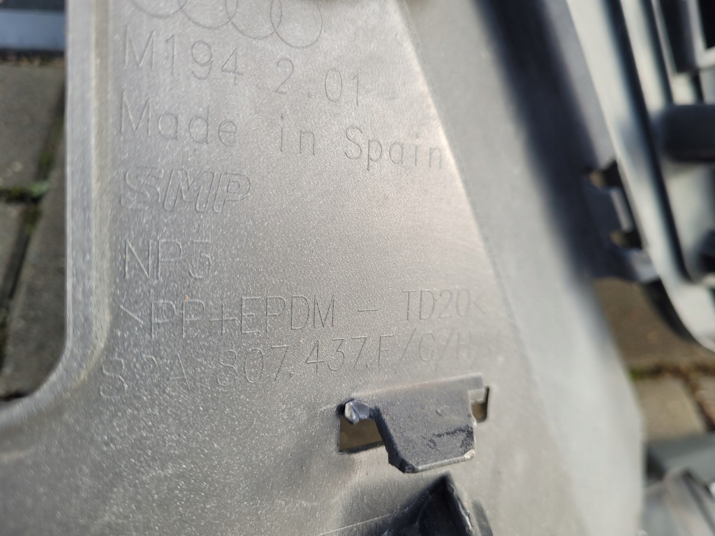 Audi a1 82a s line 18- бампер перед передний Доставка