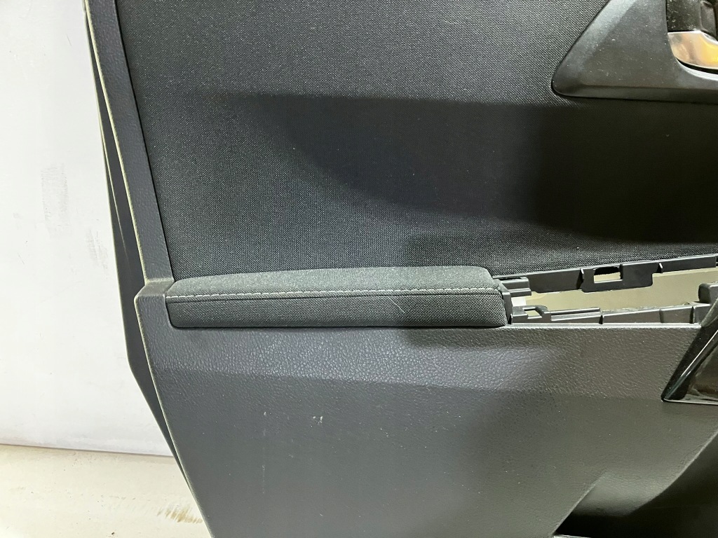 фото №6, Auris ii lift selection обшивка дверь левый перед