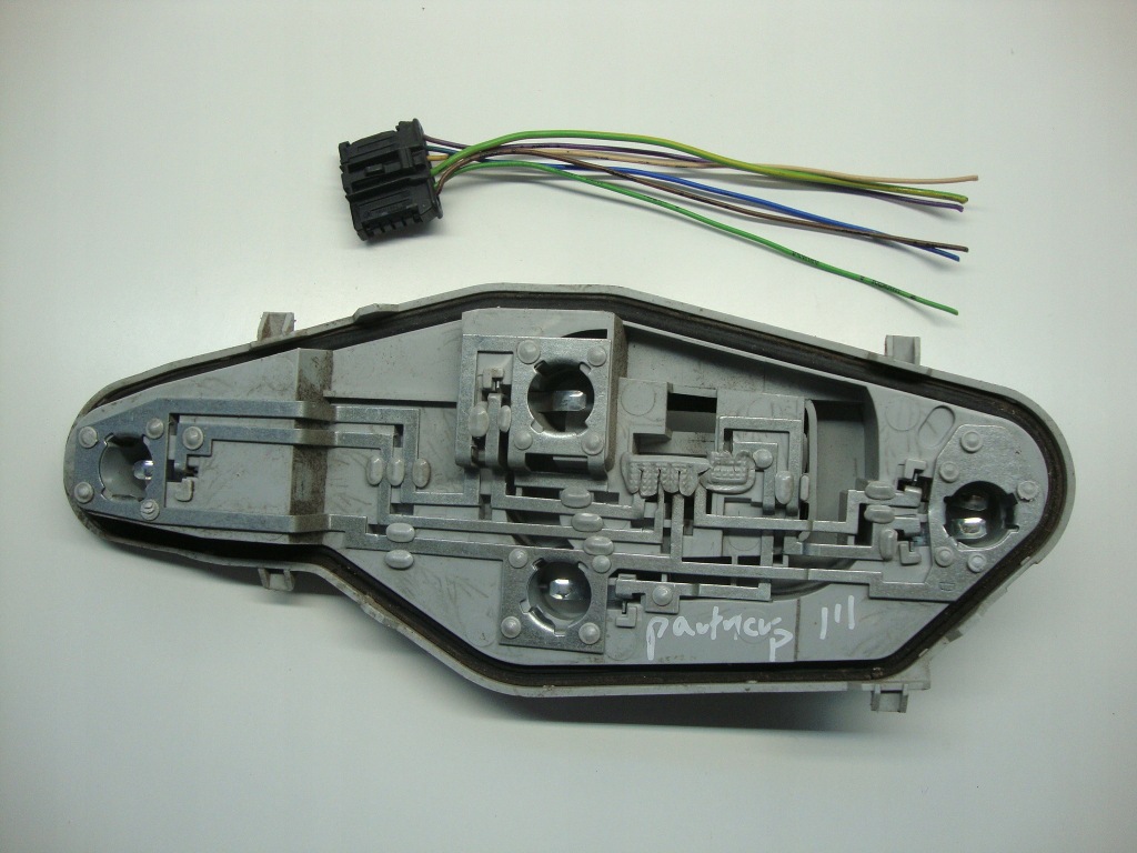 Купить Citroen berlingo partner 3 08r- вкладыш разъём фары правый  задняя