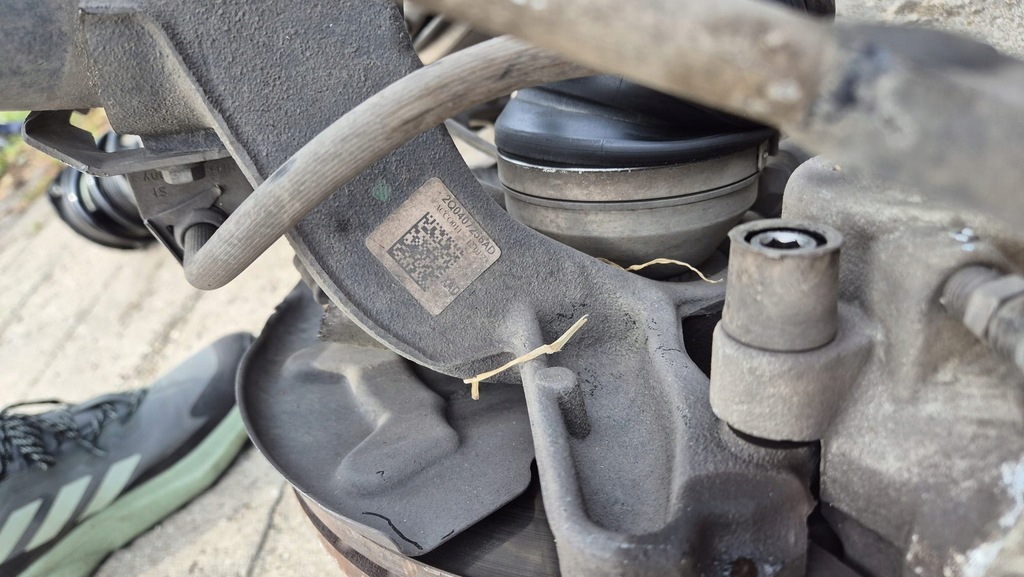 фото №5, Амортизационная стойка поворотный кулак правая vw taigo 2q0413031el 2q0407256ad