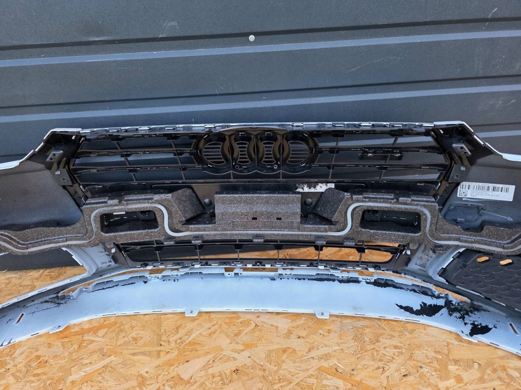 Audi a4 b9 8w s-line competition бампер перед передний решётка  абсорбер Недорого