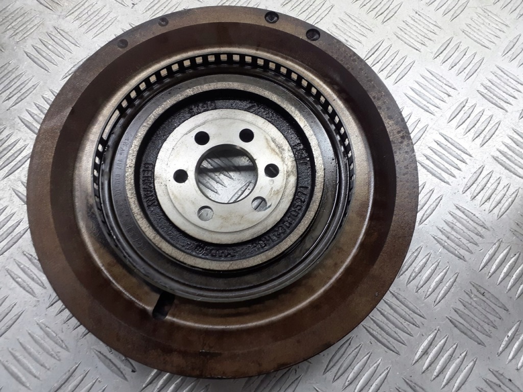 фото №1, Колесо маховик skoda fabia 1.2 03d105271
