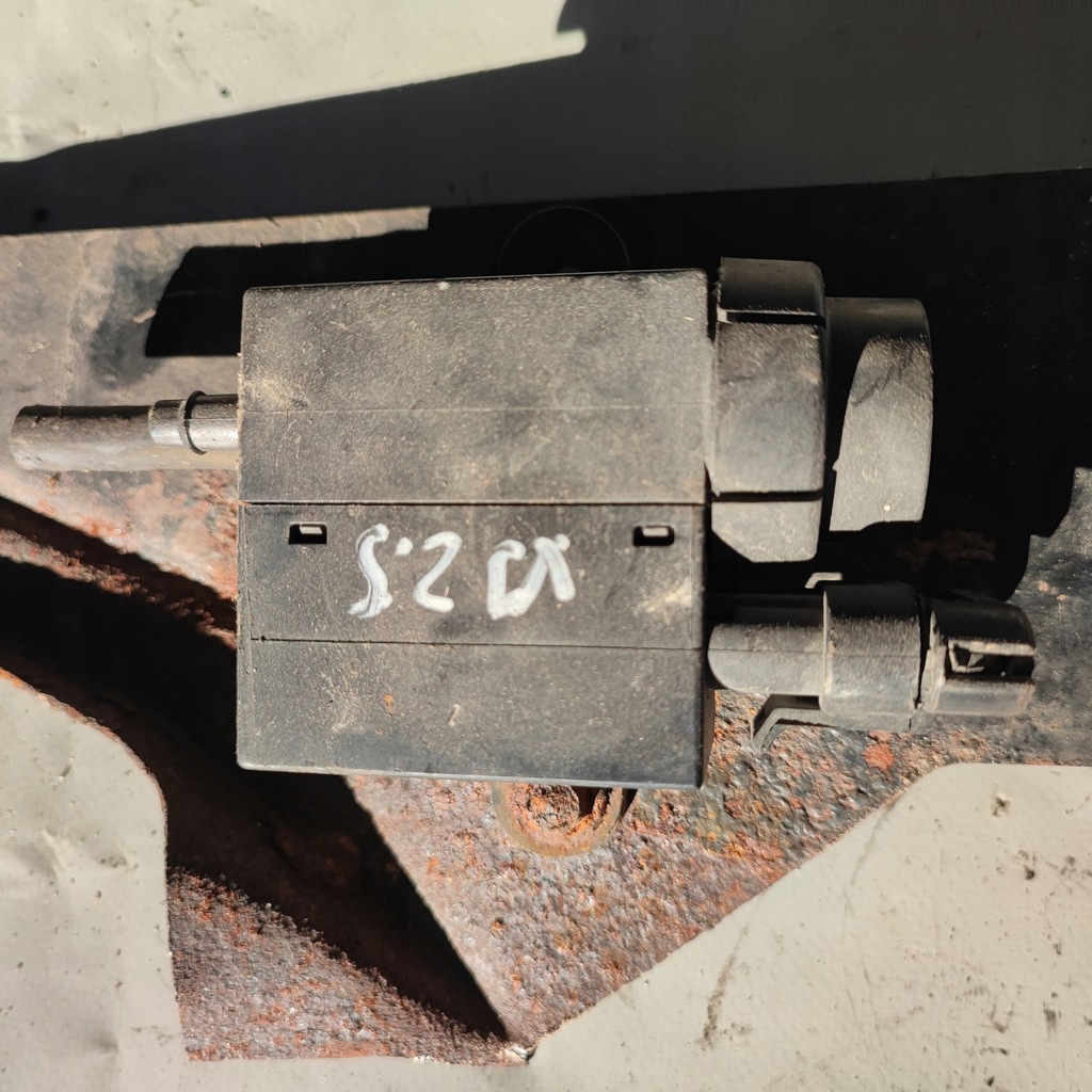 фото №1, Jeep cherokee xj 2.5 td клапан вакууму