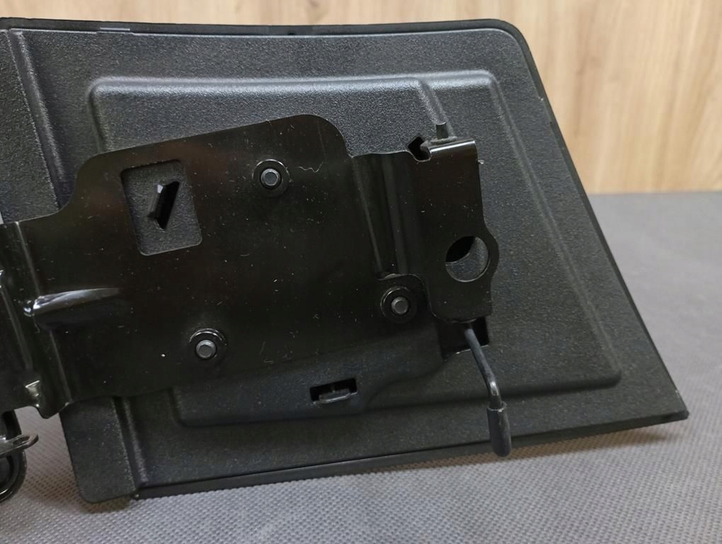 Mercedes e-klasa a207 w207 кабриолет  защита накладка левая петли крыша Киев