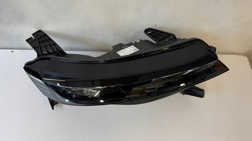 Фара правий передня renault megane e-tech ev чорний  edition 260105086r Зі Шроту