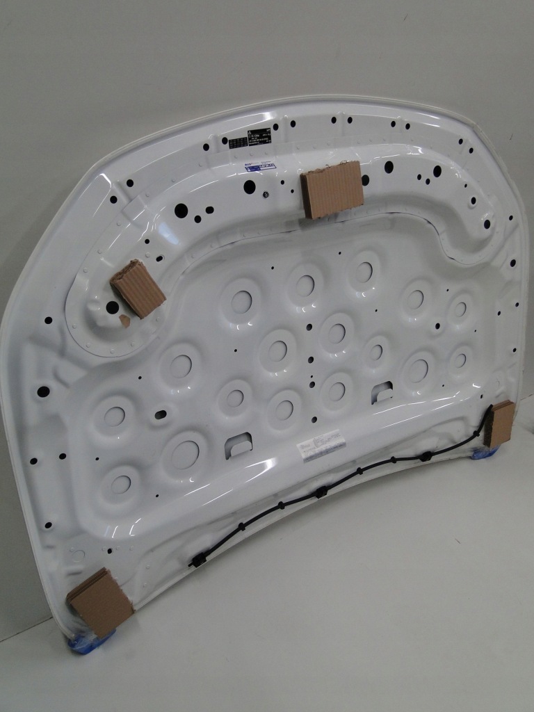 Купити Mercedes капот кришка двигуна білий 149 glb 247 x247