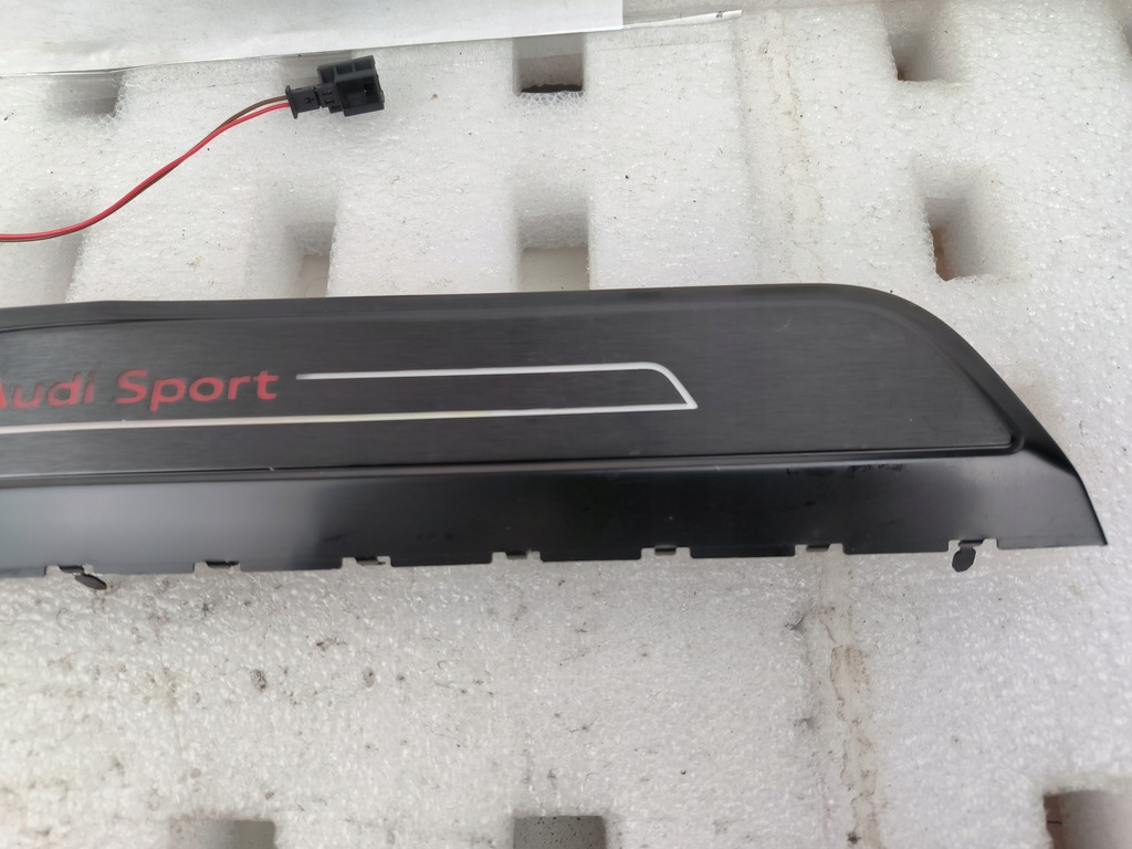 фото №5, Audi e-tron gt молдинг порог 4j3947415