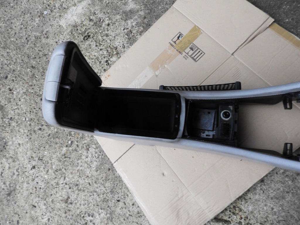 фото №6, Подлокотник бардачок mercedes w203 c klasa szary =