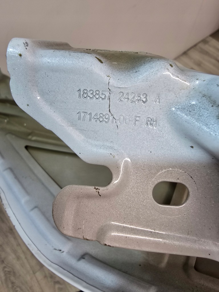 Tesla model 3 рестайлинг  highland 23- крыло  правый  перед передний 1714891-00-f с Разборки