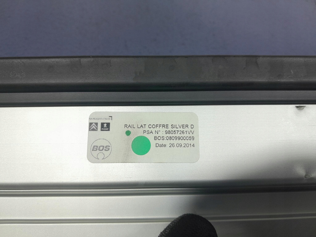 фото №8, Peugeot 308 ii t9 sw kombi молдинг направляющая багажника правая 98057261vv