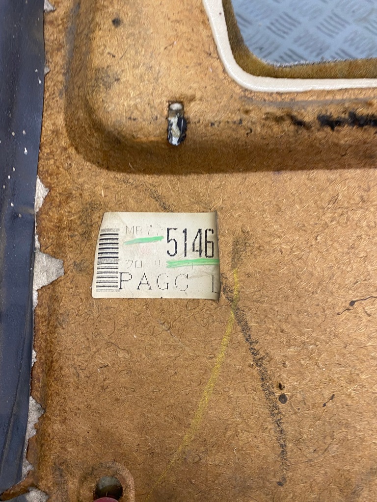 фото №7, Оббивка двері лівий задня mitsubishi pajero ii 5d mr775146