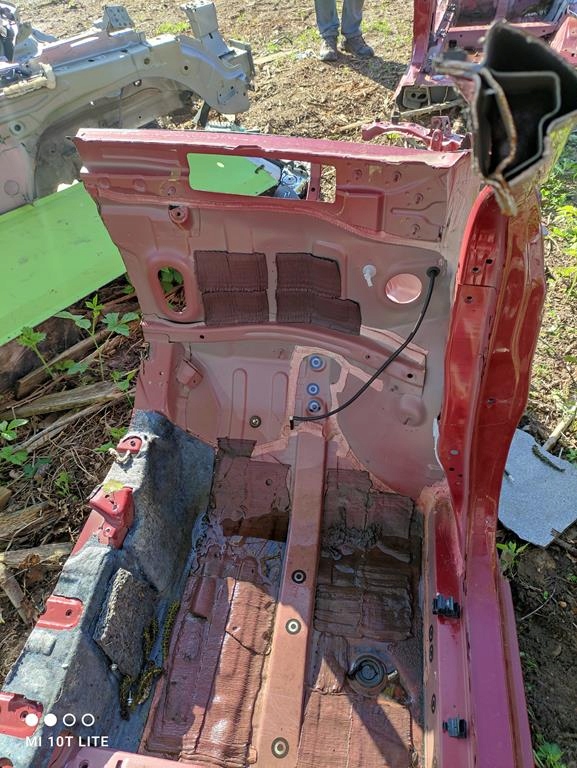 фото №5, Четверть лонжерон правый перед порог toyota auris ii kombi 17 r