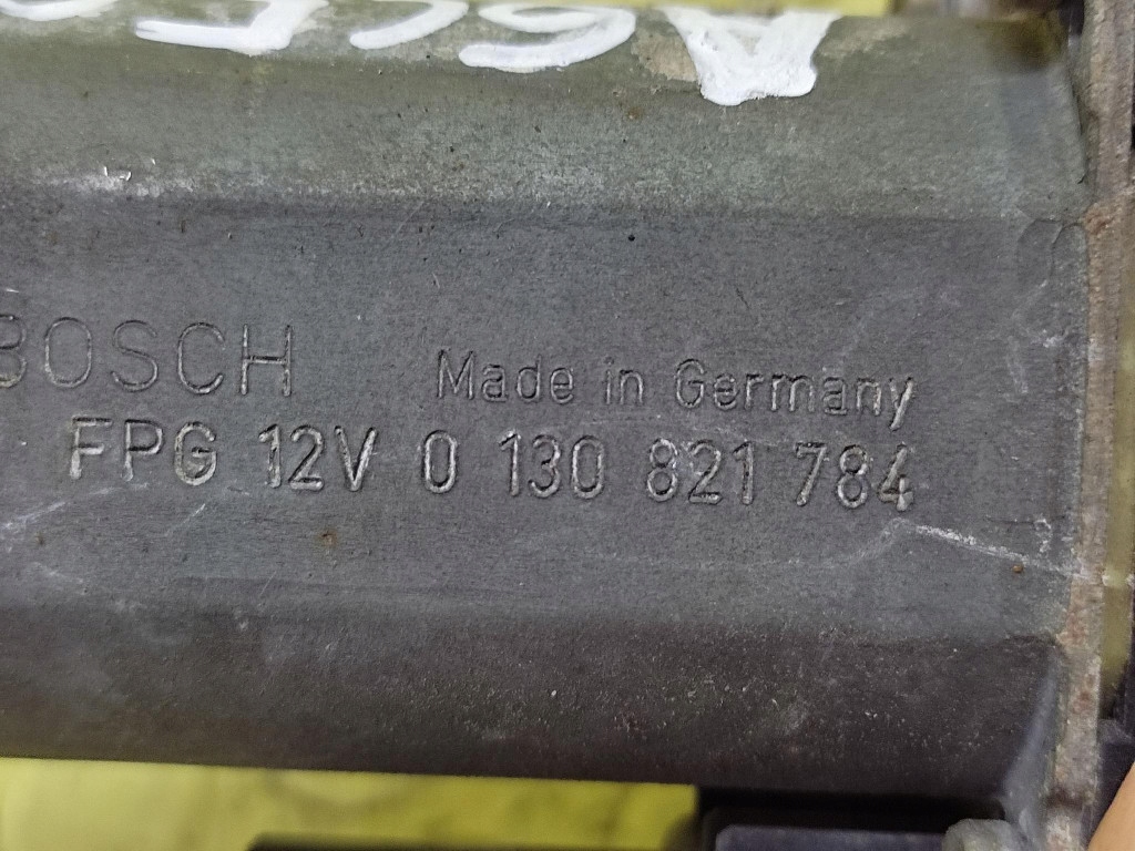 Audi a6 c5 моторчик скло правий задній 0130821784 Недорого