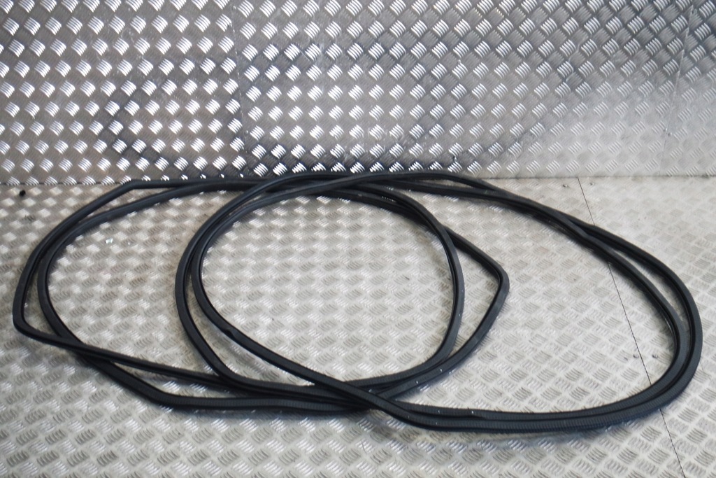 фото №1, Прокладка дверь перед mercedes w167 a1676971900