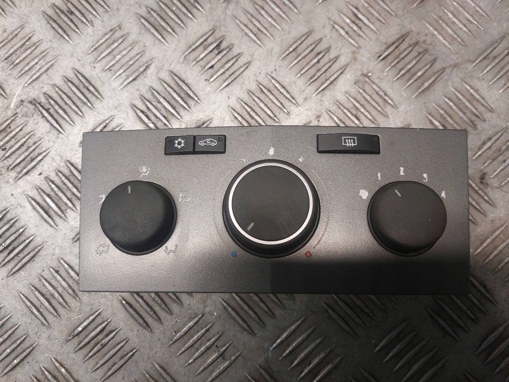 фото №1, Панель обдув opel astra h 13201300