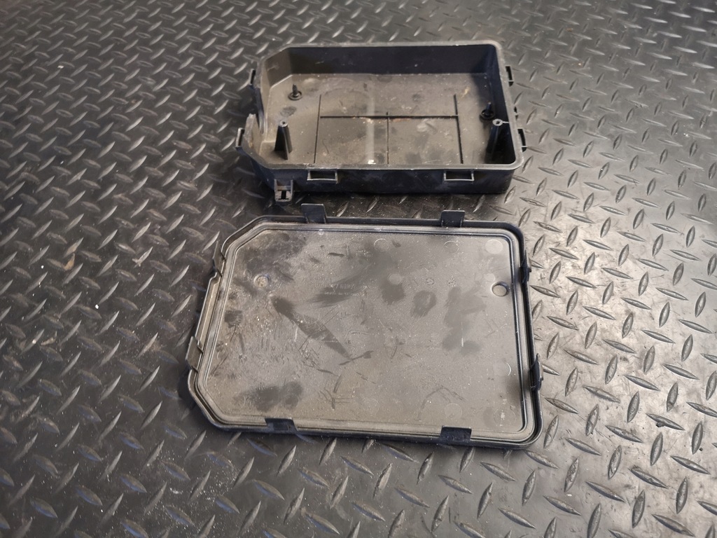 фото №1, Корпус модуля audi a6 c5 8d0927355b