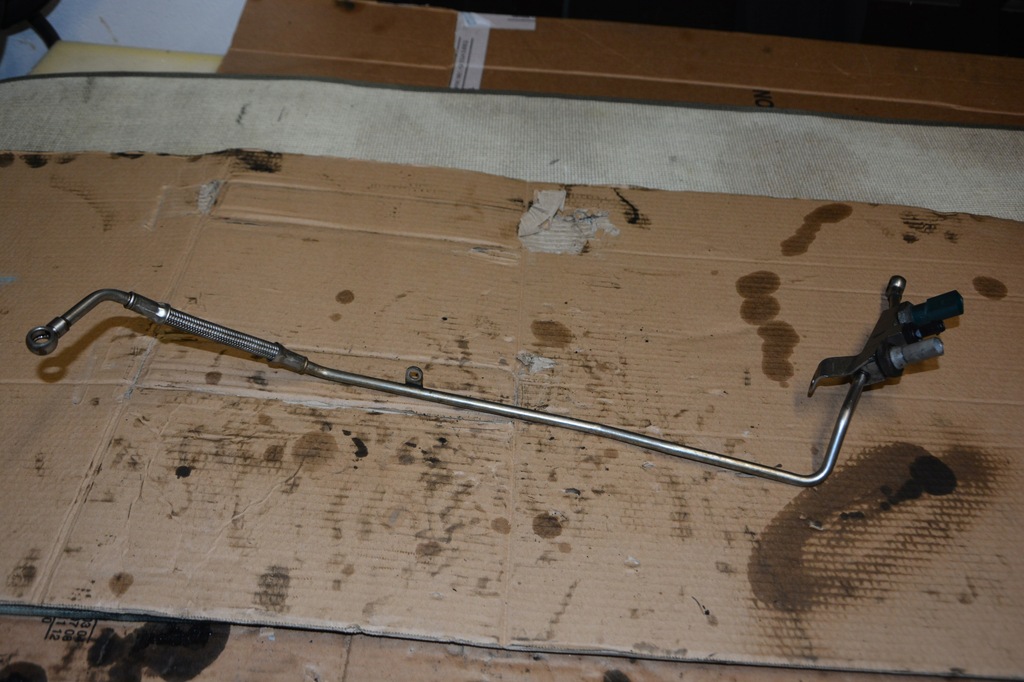 фото №1, Трубка оливи vw touareg 4,2 tdi 057145772af