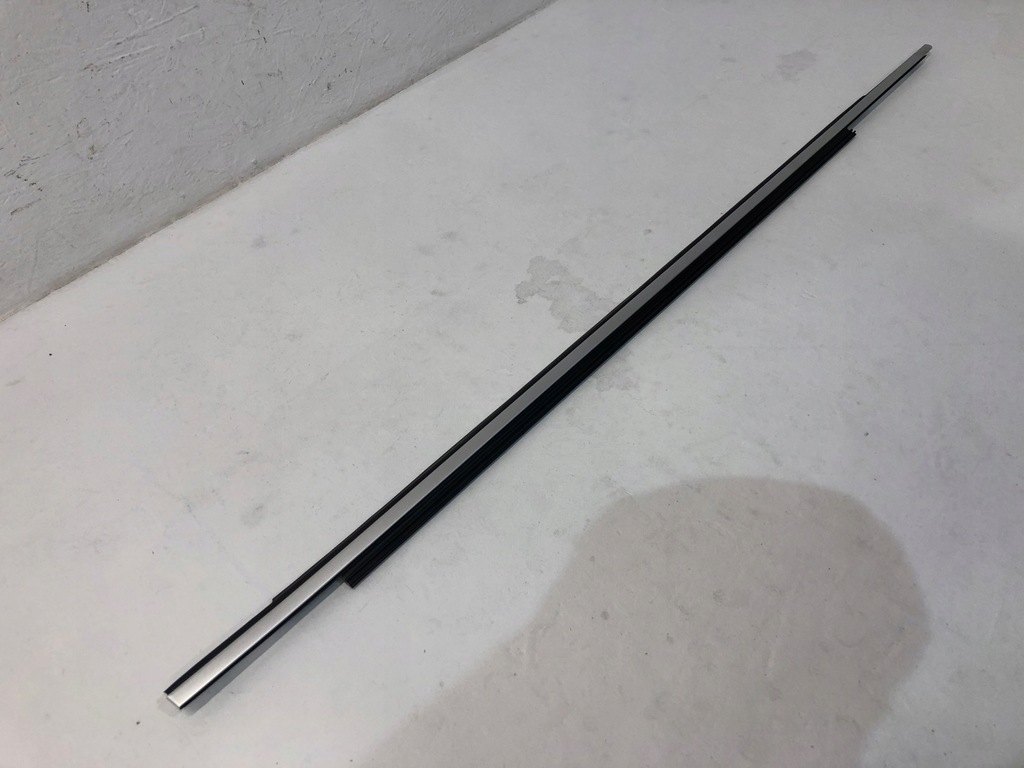 фото №2, Volvo xc90 r.design молдинг дверь правая