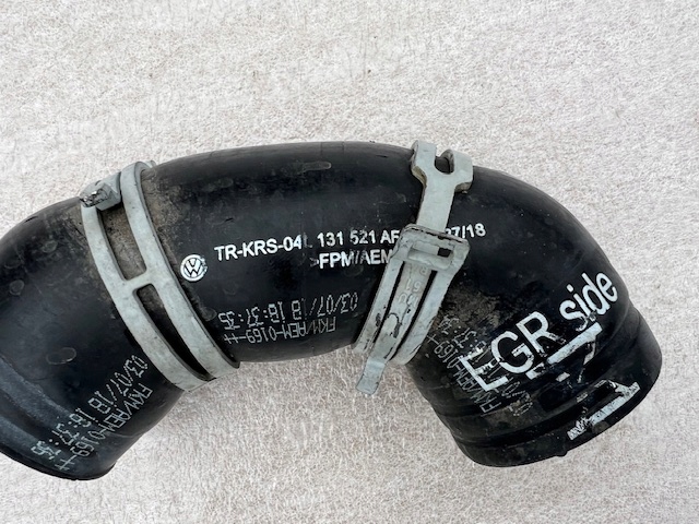 фото №2, Vw t-roc труба шланг egr 04l131521af 1,6 tdi