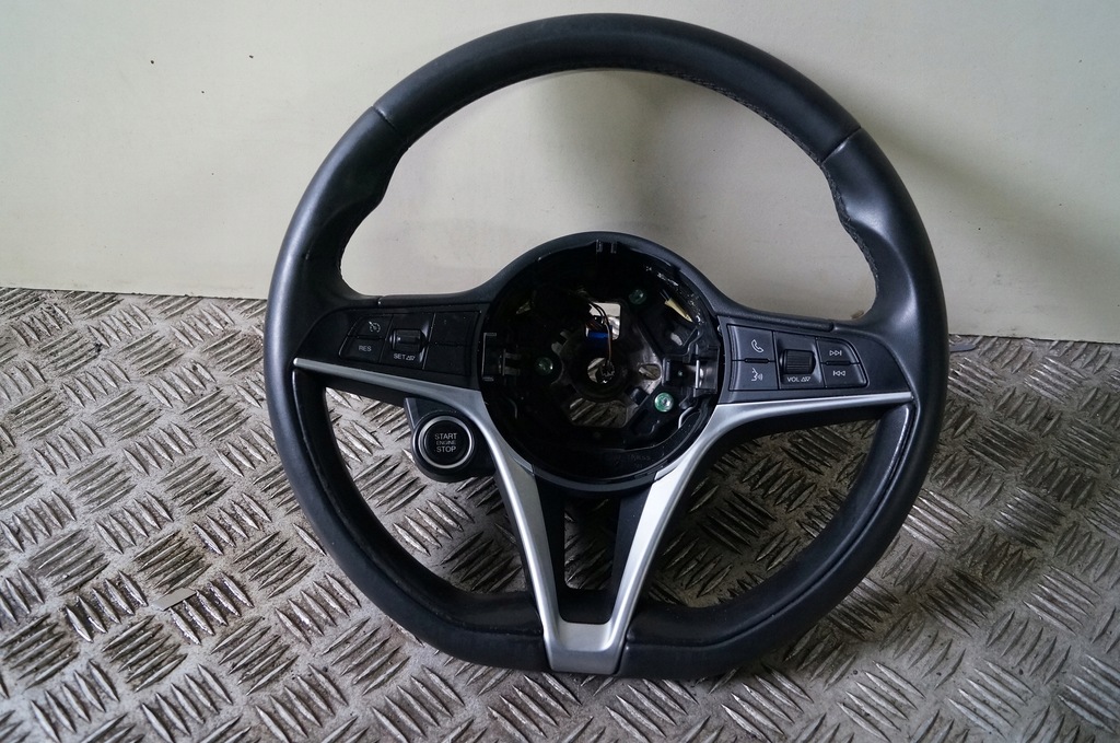 фото №1, Воздуховод кожа multi alfa romeo stelvio giulia демонтаж накладка