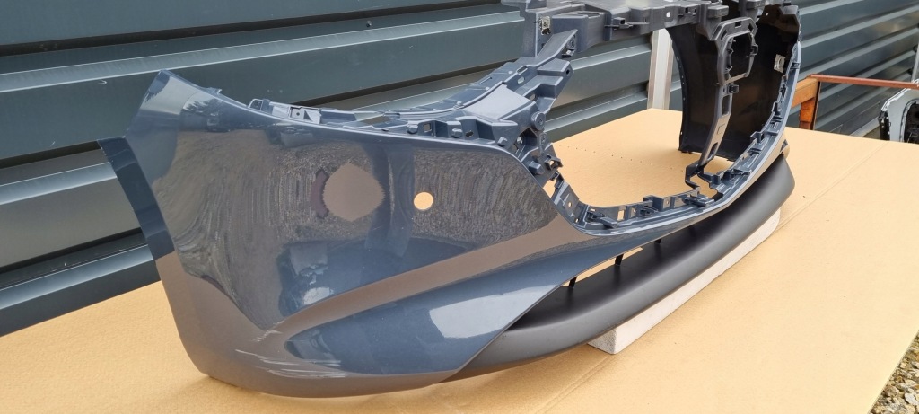 Mazda 3 2019- бампер перед оригінал g149 Зі Шроту