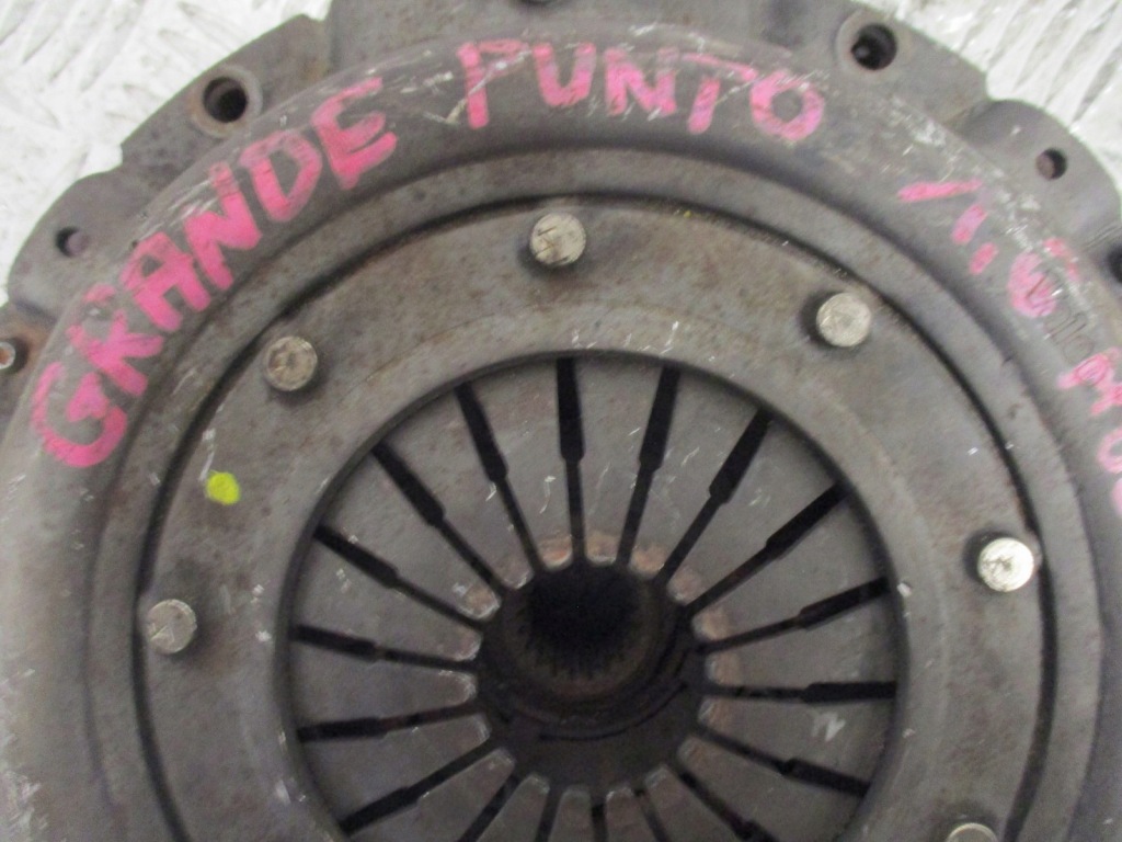 Сцепление диск суппорт fiat grande punto evo 55214982 55201525 Цена