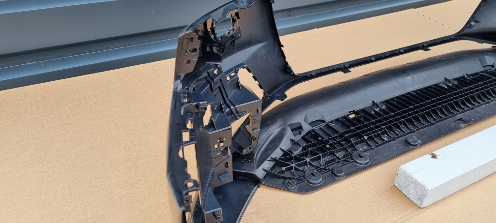 Audi a4 b9 s-line рестайлінг  бампер перед оригінал c219 Доставка