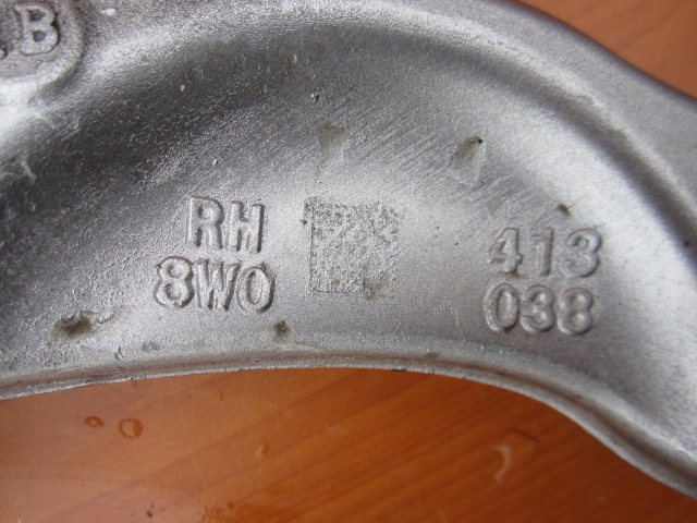 фото №13, Audi a4 b9 a5 s5 8w кронштейн амортизатора левый перед 8w0413037 вилка