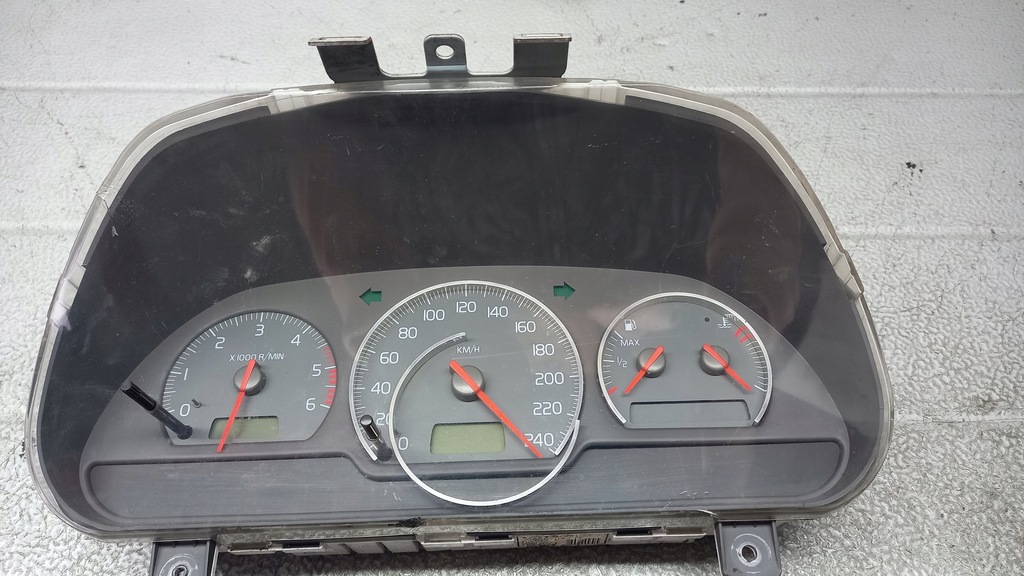 фото №1, Счетчик volvo v40 01r kombi1.9dci