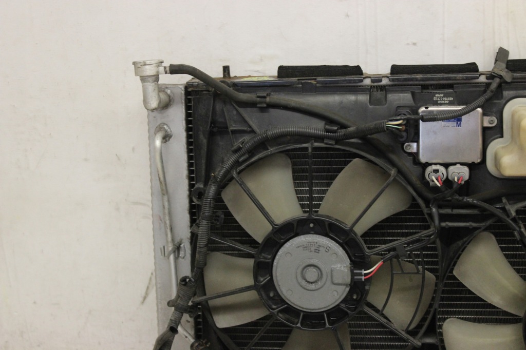 Радиатор воды вентиляторы lexus rx 2 2003r- 3.0b Цена