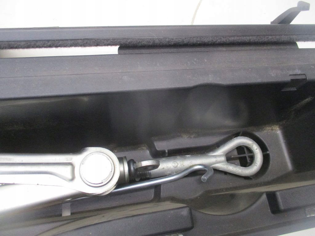 фото №13, Бардачок багажника домкрат ушко nissan murano z51