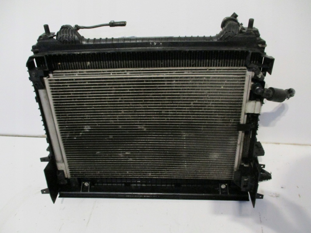 фото №1, Радиатор радиатор jaguar f pace 2,0d авто