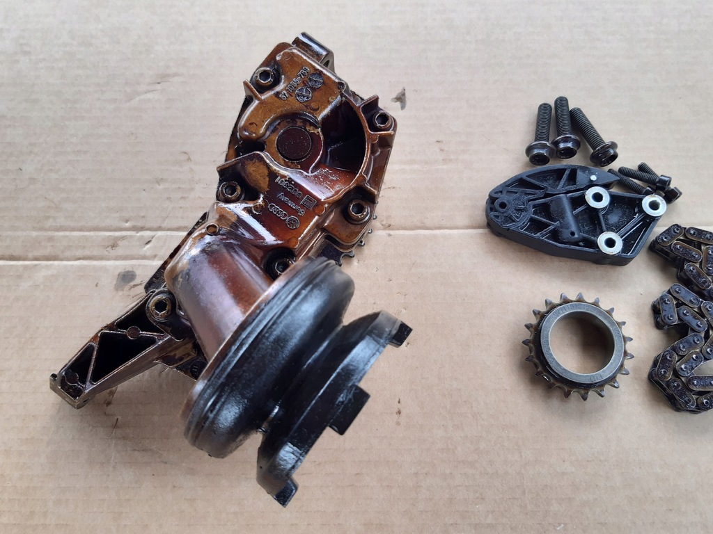 фото №10, Audi a8 d2 lift 3.7 4.2 насос оливи 077115105d