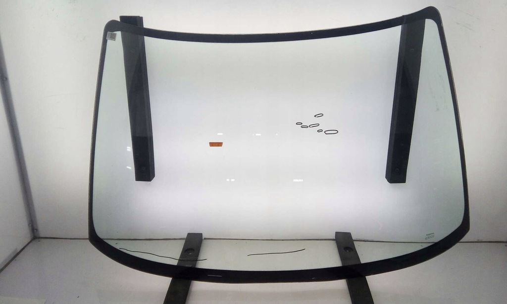 фото №1, Стекло лобовое mitsubishi space runner 1992-1999