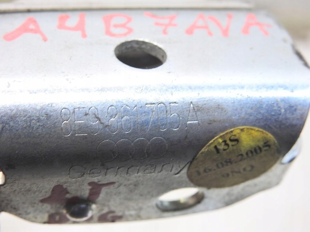 фото №6, Кронштейн кронштейн багажника левый audi a4 b7 avant 8e9861705a