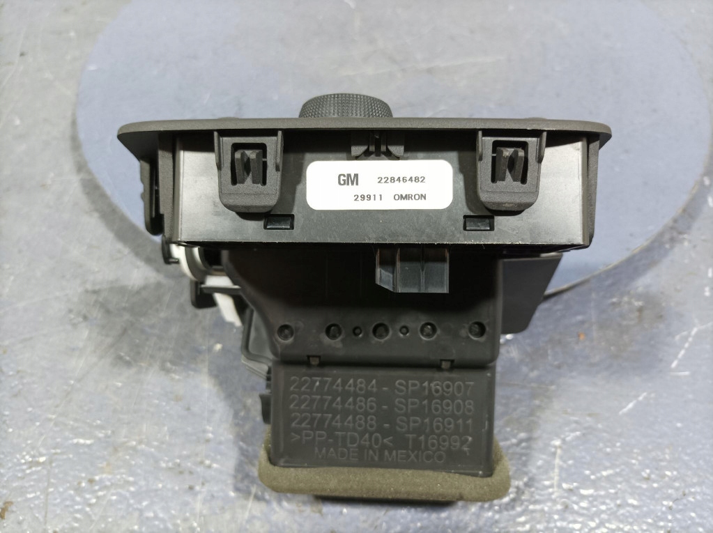 фото №5, Opel ampera решётка обдув левая переключатель света 22774484 22846482