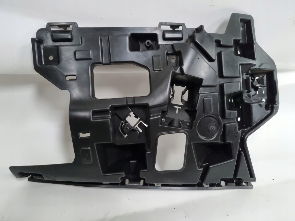 Купить Volvo v40 правое кронштейн бампера 31425002