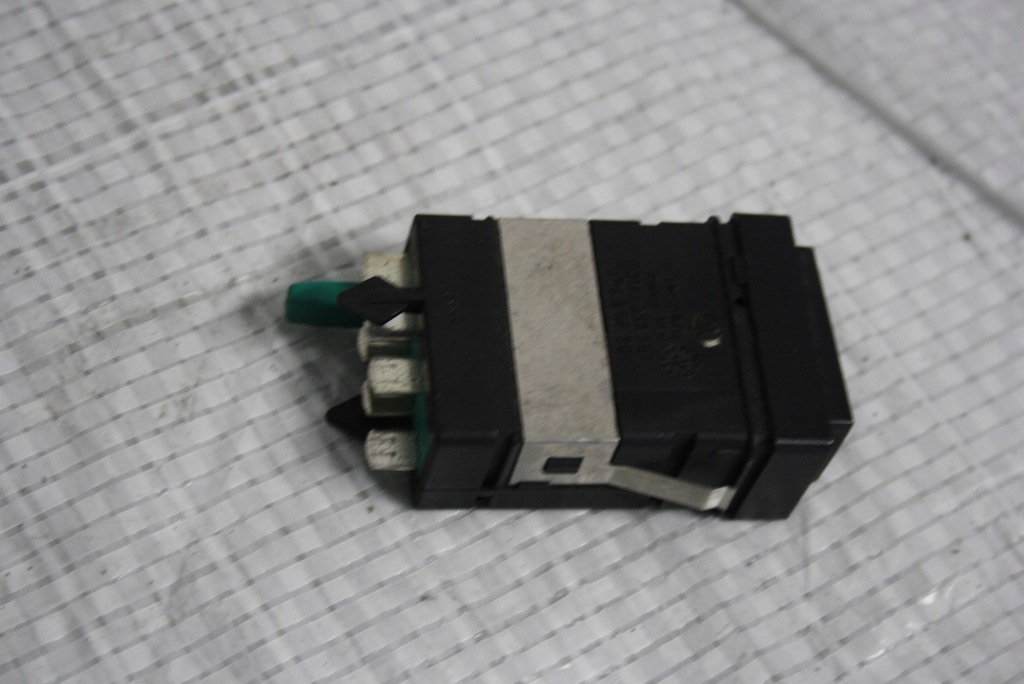 фото №7, Вимикач підігрів сидіння 3u0963563 superb i