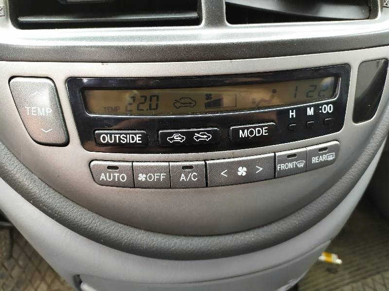 фото №1, Панель кондиционера toyota previa 2