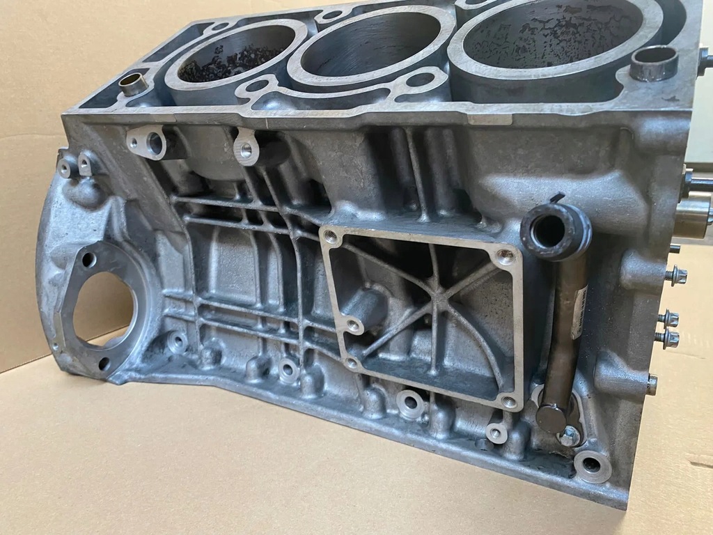 фото №1, Блок двигателя mercedes benz 4.3 amg 276 823