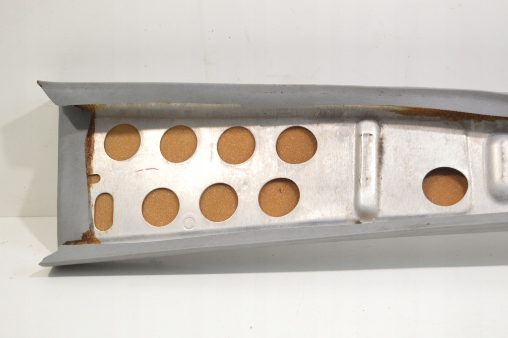 Накладка стойка b серая левая mercedes w126 s klasa se sel 1266907925 Цена