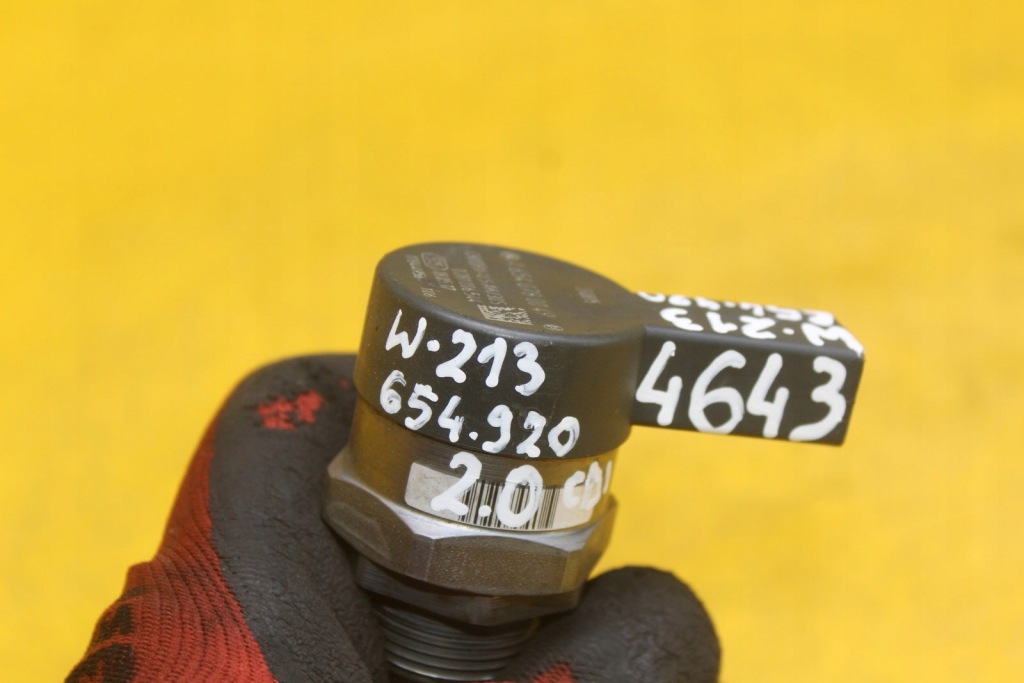 Датчик давления топливной  mercedes w213 w205 w177 w247 2.0 cdi a6540780049 Недорого